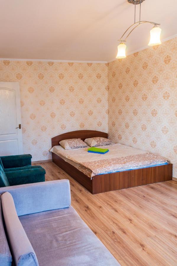 Квартира По Улице Федорова 1 Kiev Exterior foto